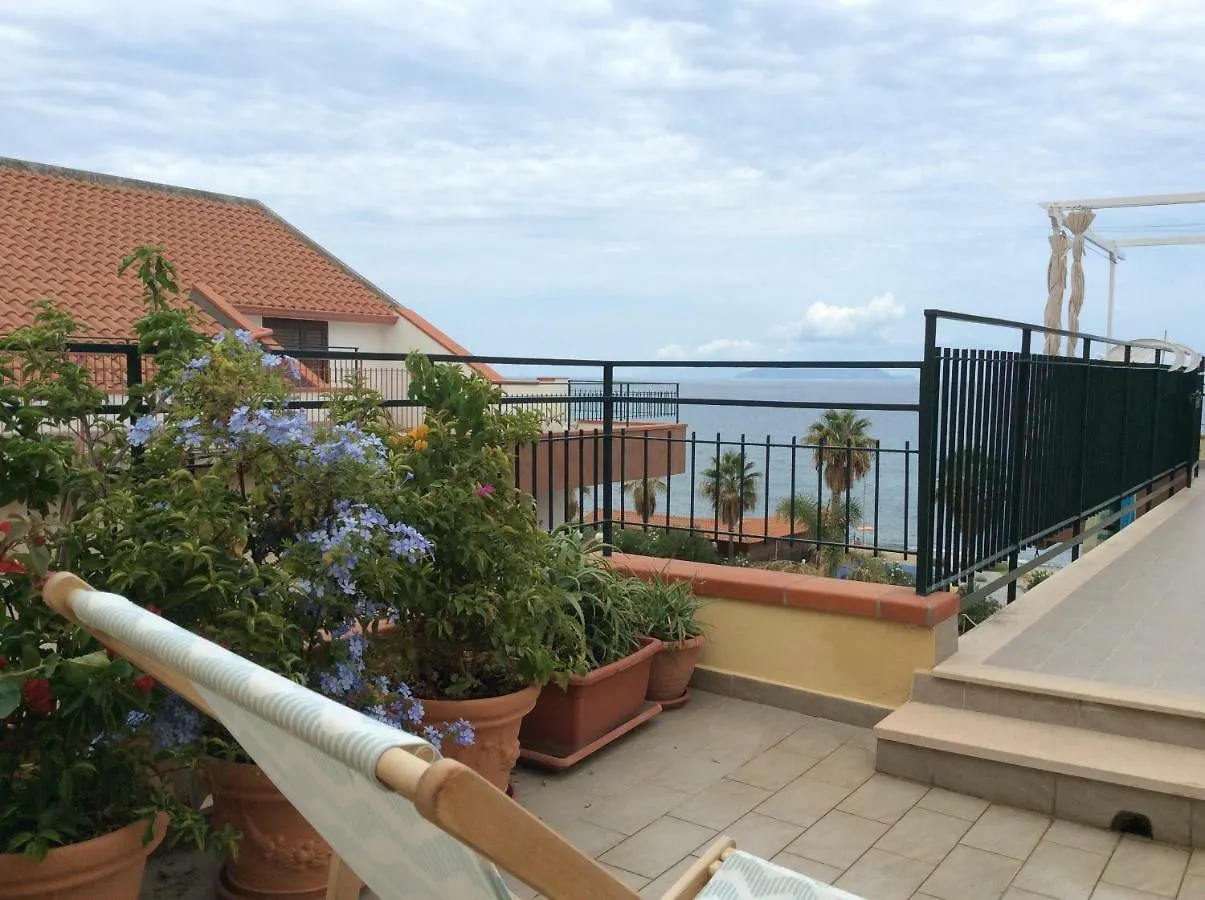 Golfo Di Tindari Apartments Falcone Italie