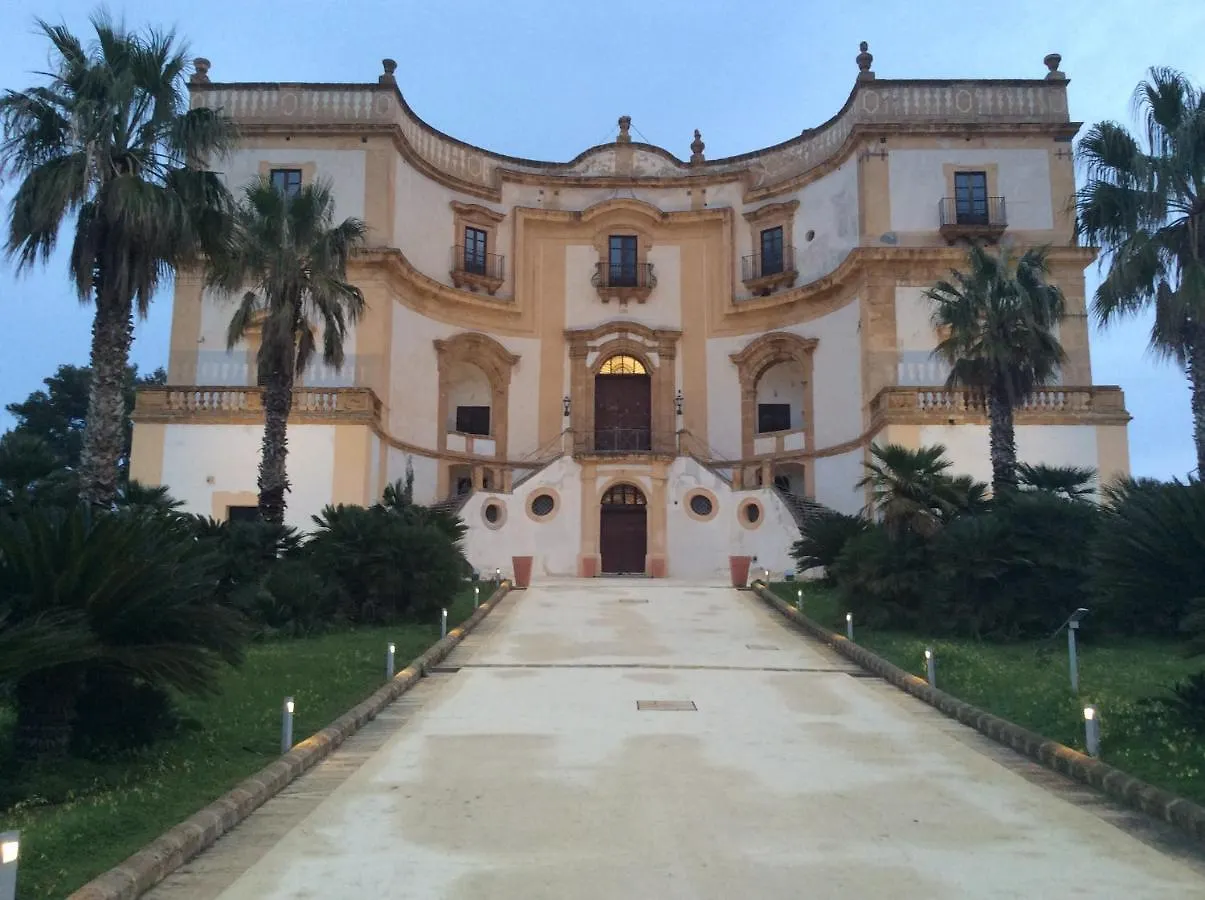 Golfo Di Tindari Apartments 팔코네 0*,  이탈리아